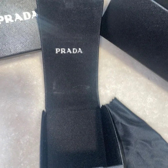 Prada Sunglasses SPR17WF so cute but too small for me :(